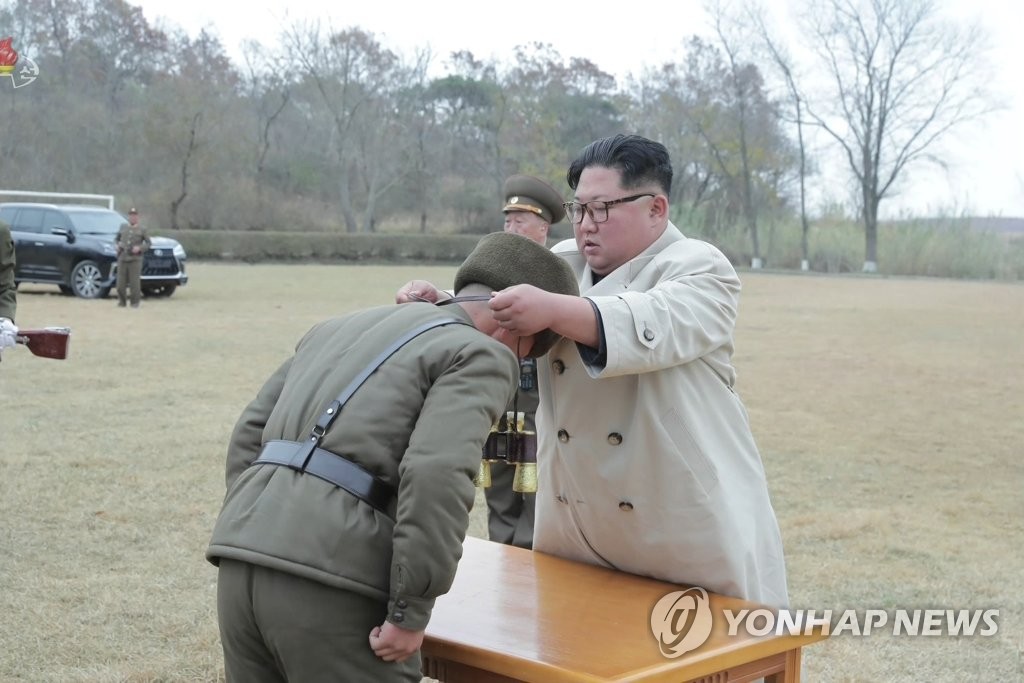 북한 김정은 위원장, 창린도 방어대 시찰