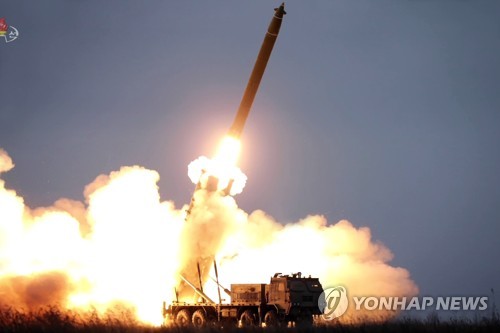 김정은, 초대형 방사포 시험사격 참관