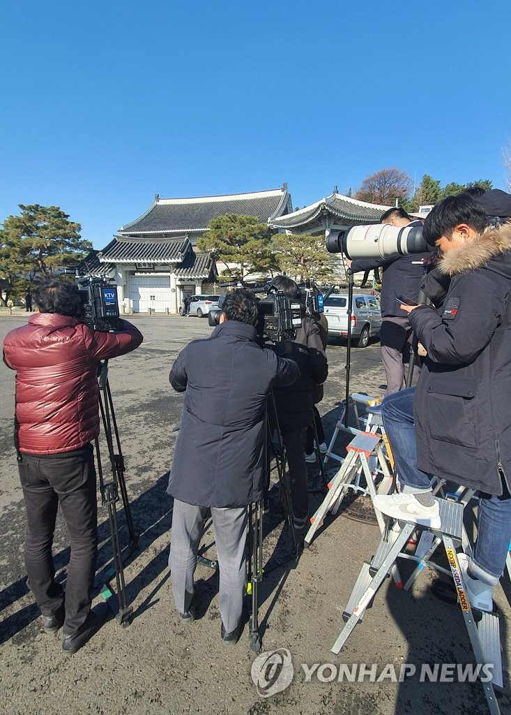Presidential secretary's office raided Presidential secretary's office raided