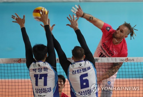 펠리페의 강타