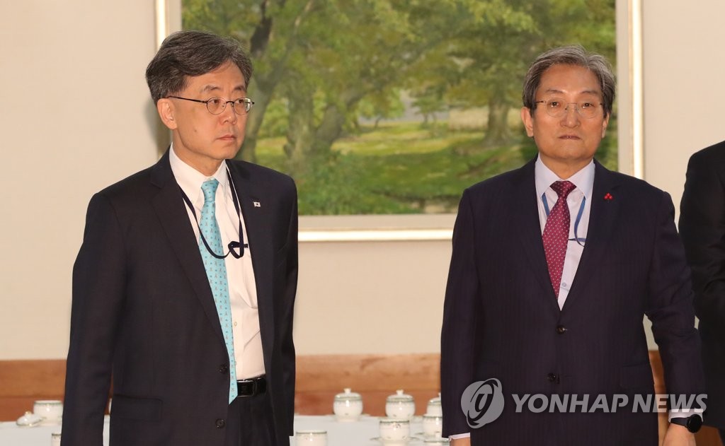신임대사 신임장 수여식 참석한 노영민-김현종