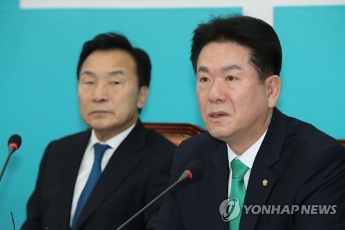 발언하는 이동섭