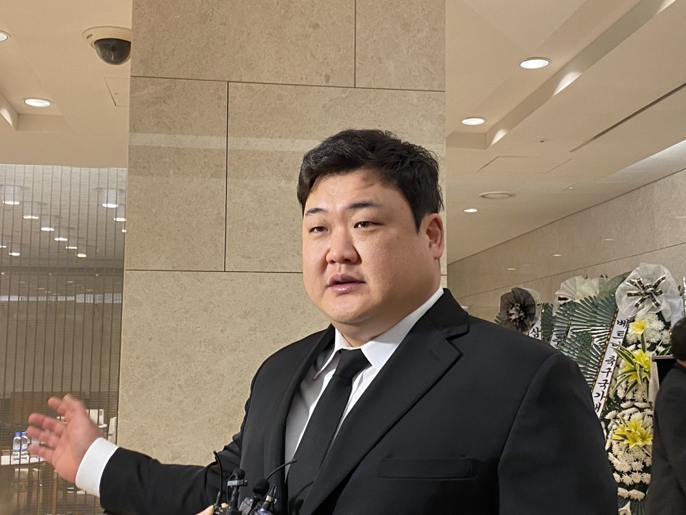 남보원 빈소 찾은 코미디언 김준현