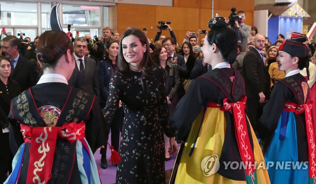 한국관 찾은 스페인 왕비