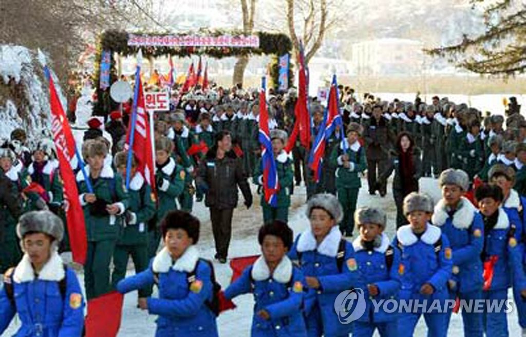'북한 학생들, 광복의 천리길답사행군'