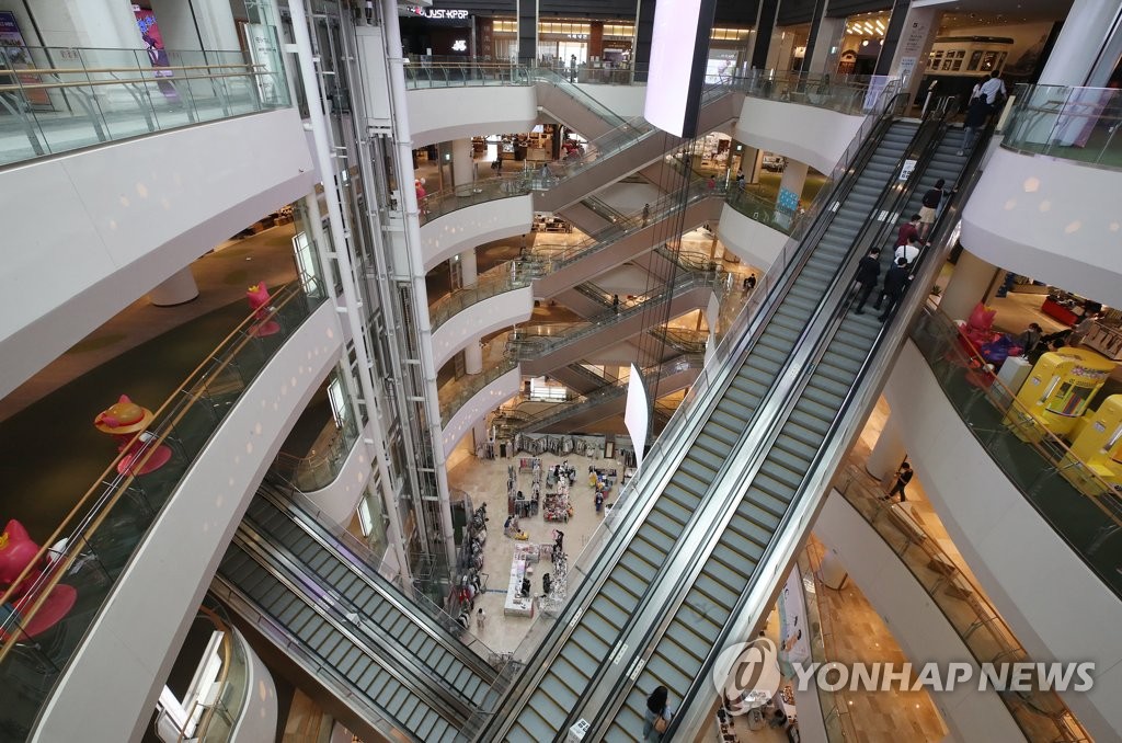 Quiet shopping mall Quiet shopping mall