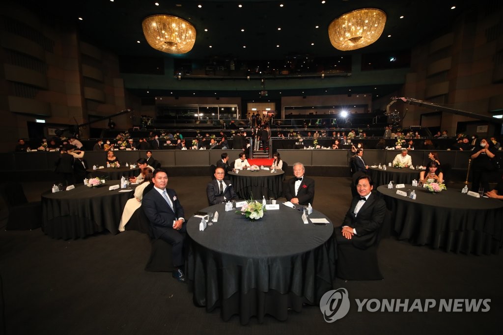 韓国の代表的な映画賞授賞式 無観客で開催 韓国の代表的な映画賞授賞式 無観客で開催
