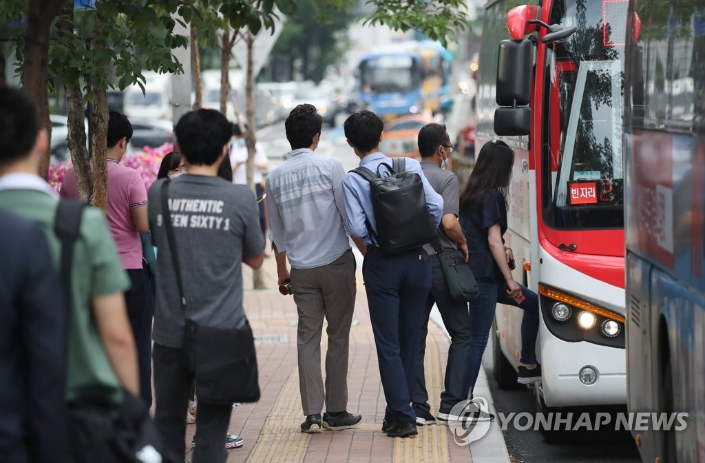 코로나19 깜깜이 환자 속출…불안한 출근길