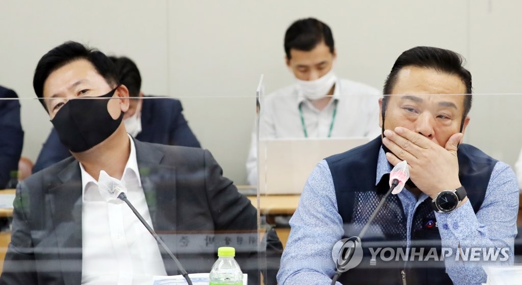 사용자와 근로자 '비슷한 표정 다른 생각'
