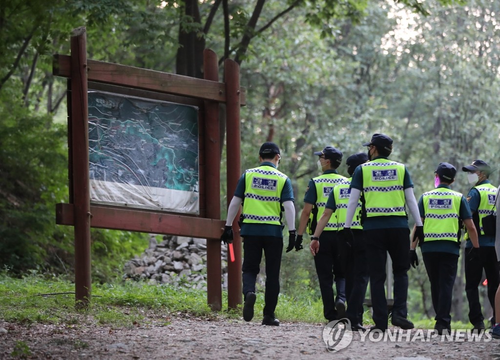 박원순 시장 수색하는 경찰