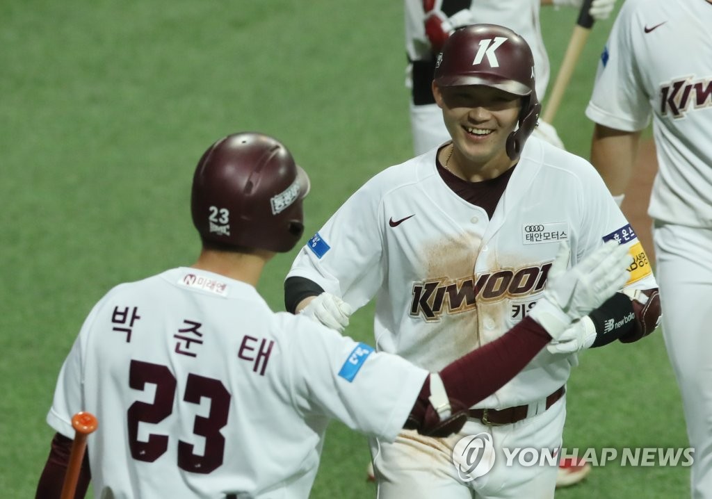 Jeon Byeong-woo's three-run homer Jeon Byeong-woo's three-run homer
