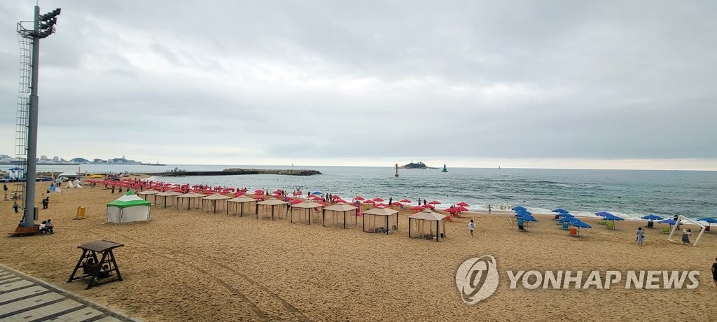 썰렁한 해수욕장