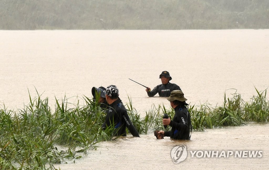 의암호 사고 실종자 수색 폭우에 난항