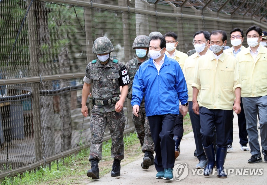 Prime minister inspects flood-hit Army unit Prime minister inspects flood-hit Army unit