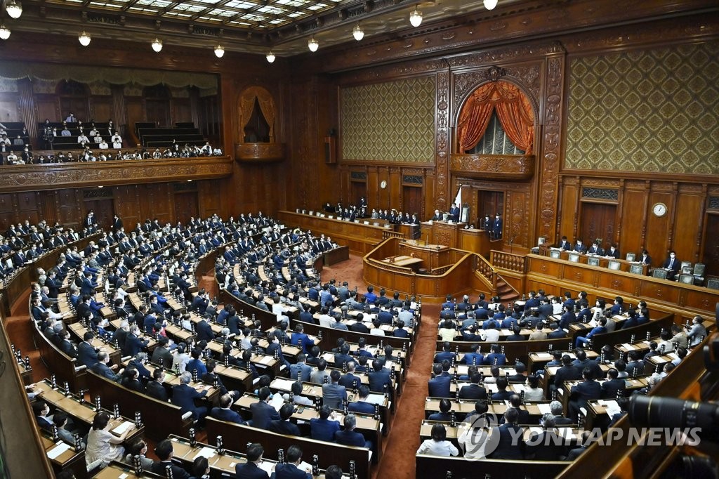 일본 새 총리로 스가 선출…7년8개월만의 총리 교체