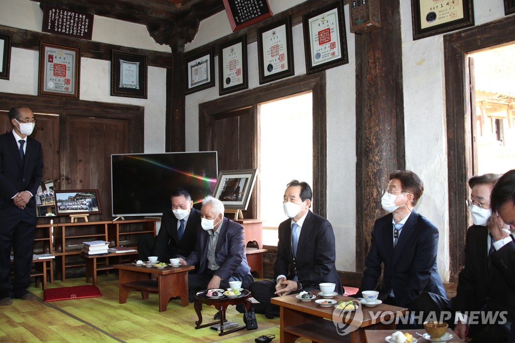 Prime minister visits independence fighter's birthplace Prime minister visits independence fighter's birthplace