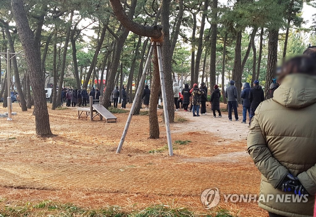 포항 송도솔밭 긴 줄
