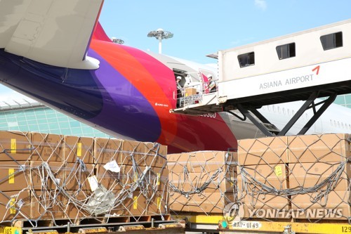 Plane remodeling for cargo transport