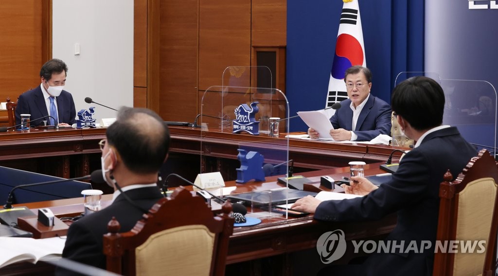 Moon at business briefing Moon at business briefing