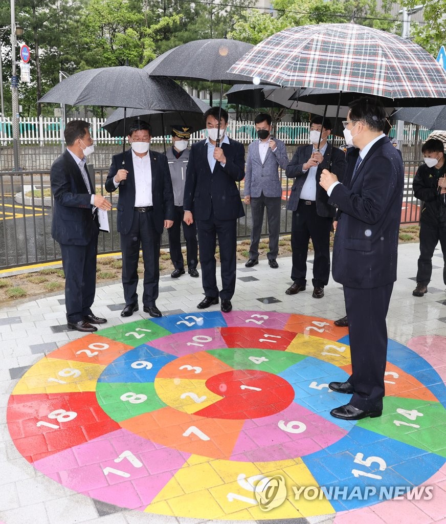 어린이 안전을 위한 재정비 지역 찾은 전해철 행안부 장관