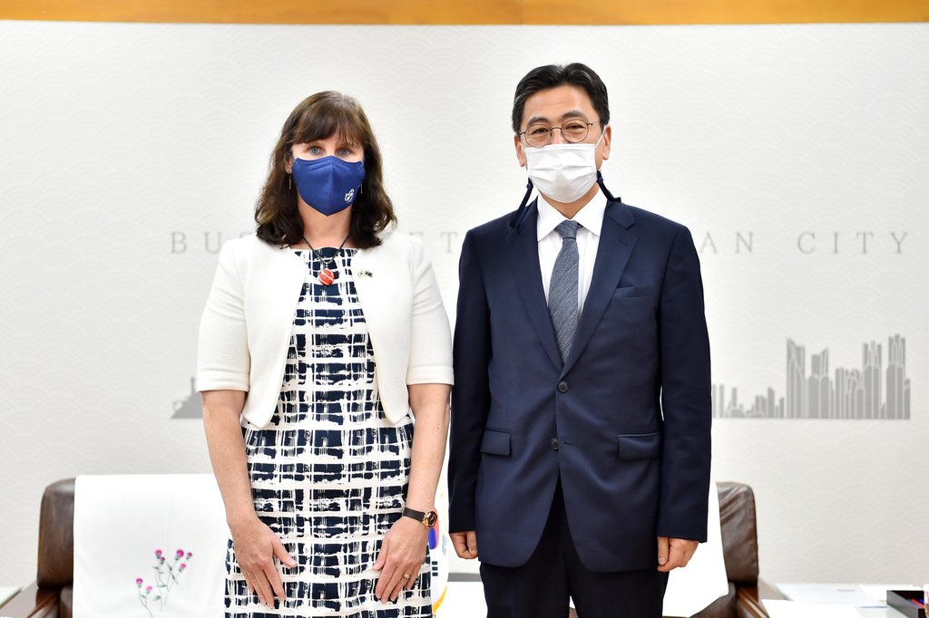 Busan vice mayor meets Australian envoy Busan vice mayor meets Australian envoy