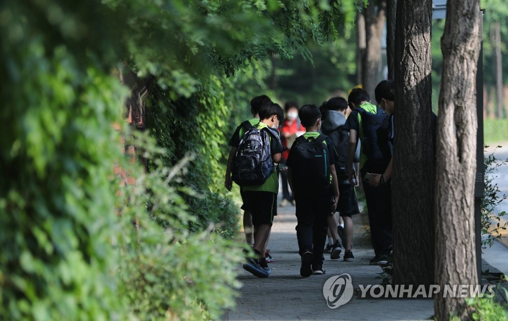 2학기 확진자 1천명 미만이면 전면등교