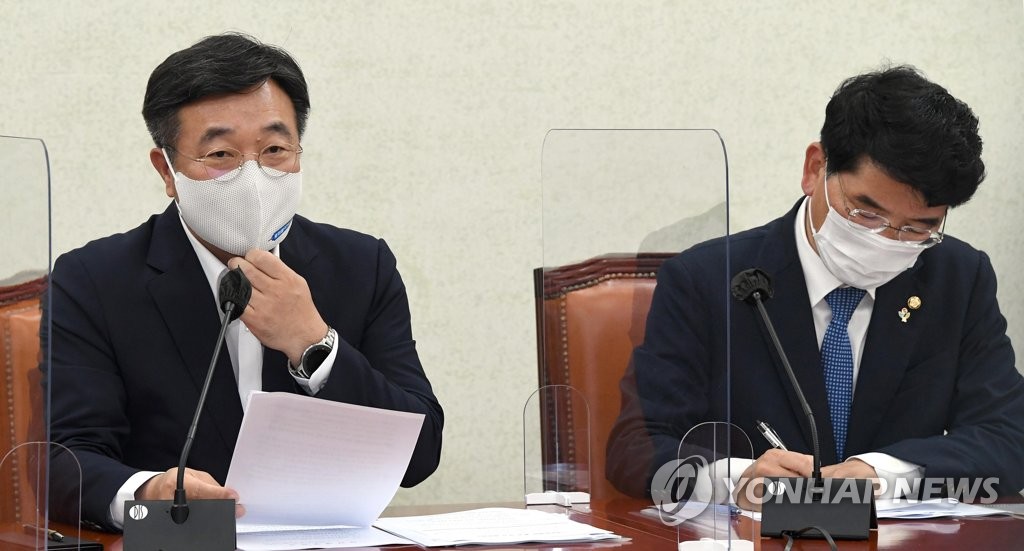 발언하는 민주당 윤호중 원내대표