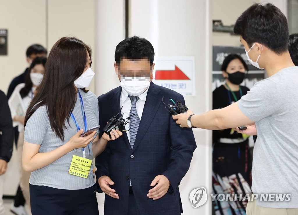'故김홍영 검사 폭행' 김대현 전 부장검사 징역 1년