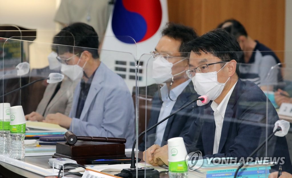 8차 전원회의, 발언하는 박준식 최저임금위원장