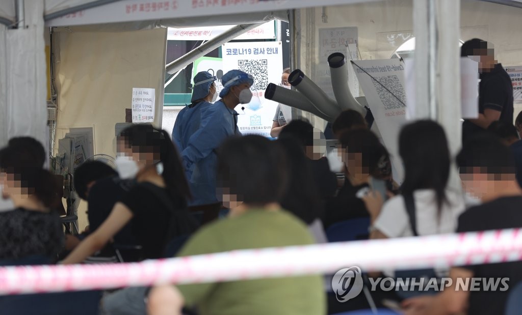 신규확진 1천378명 사흘연속 최다기록 경신