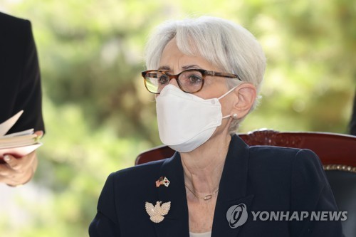 웬디 셔먼 미 국무부 부장관, 전쟁기념관 방문