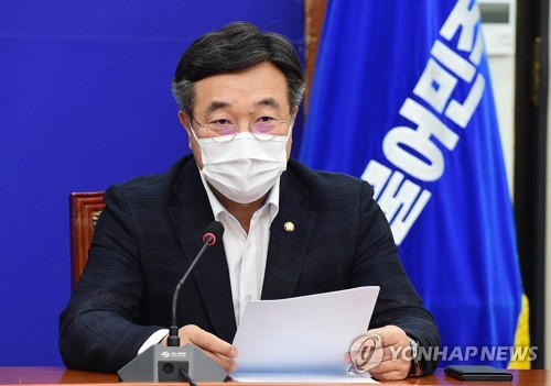 발언하는 민주당 윤호중 원내대표