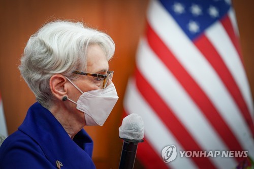 도어스테핑하는 웬디 셔먼 미국 국무부 부장관
