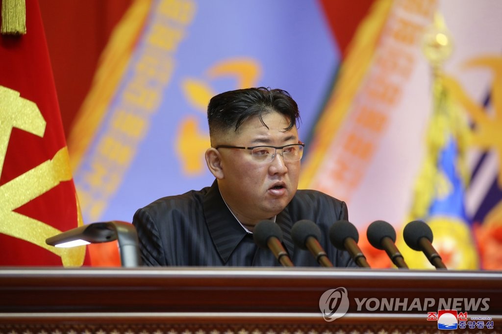 김정은, 사상 첫 전군지휘관 강습 주재…핵 언급 없어
