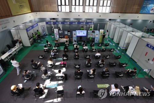 "금주중 '국민 70% 1차 접종' 목표 달성 문제없을 듯"