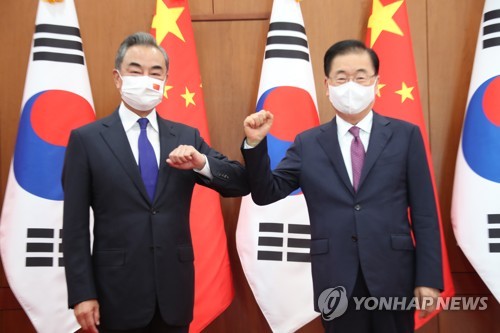 한중 외교장관 기념촬영
