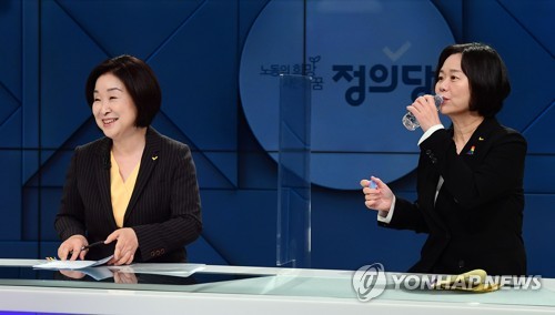 방송토론 준비하는 심상정 이정미