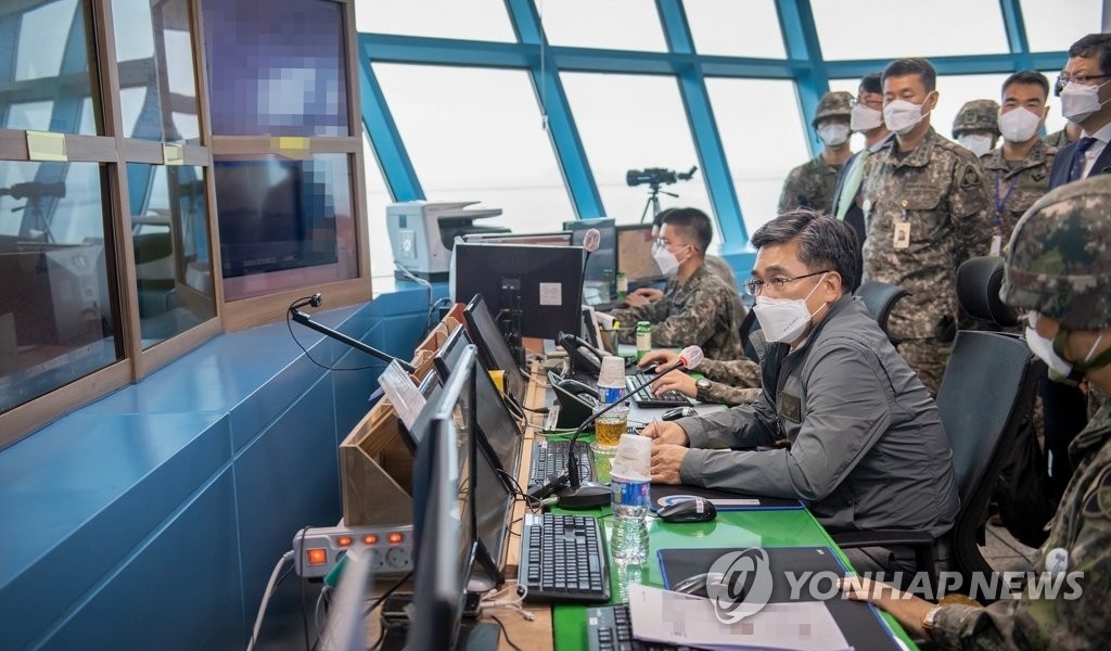تفتيش ميداني من قبل وزير الدفاع تفتيش ميداني من قبل وزير الدفاع