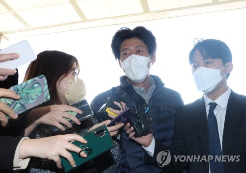 '대장동 키맨' 남욱 변호사, 검찰 출석