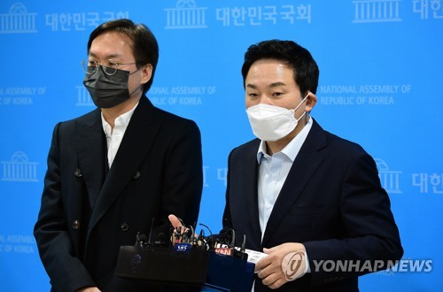 답변하는 원희룡