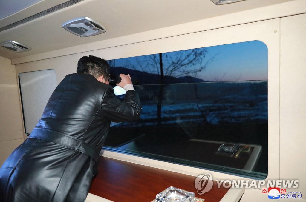 Le dirigeant nord-coréen a assisté au tir d'essai de missile hypersonique le mardi 11 janvier 2022, a rapporté le lendemain l'Agence centrale de presse nord-coréenne (KCNA). (Utilisation en Corée du Sud uniquement et redistribution interdite)