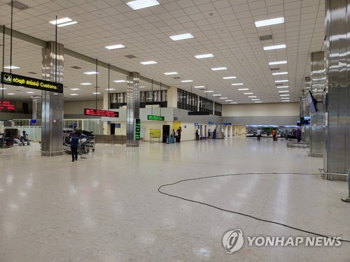 관광객 발길 끊긴 스리랑카 공항
