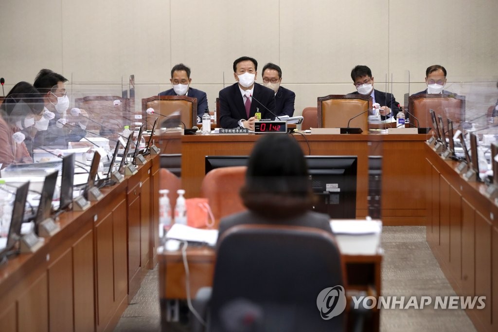 의원질의에 답변하는 정호영 후보자