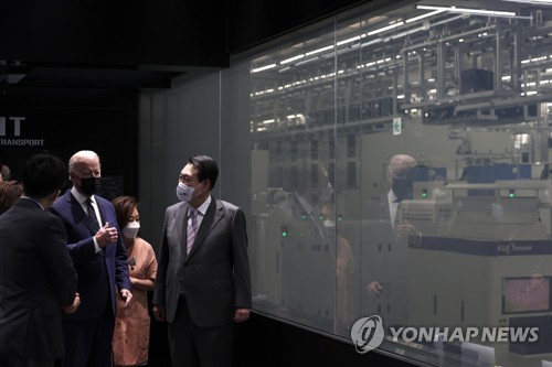평택 삼성전자 반도체공장 시찰하는 한미 정상