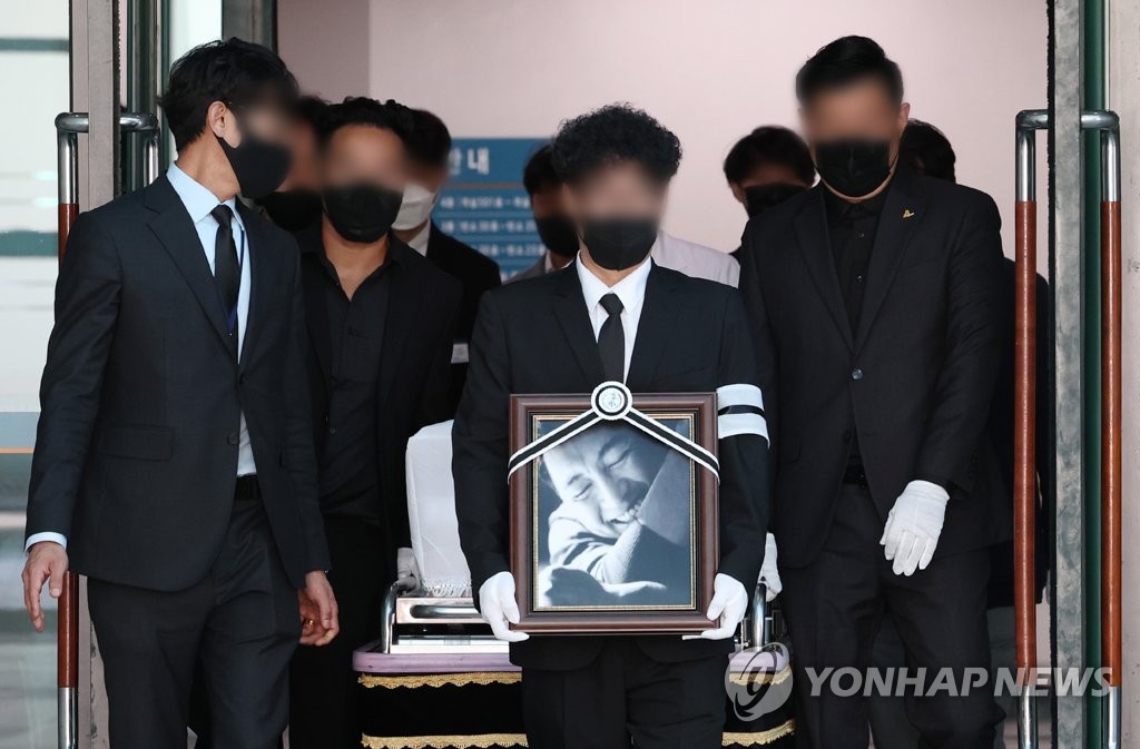 '오늘 같은 밤이면' 가수 박정운 발인식