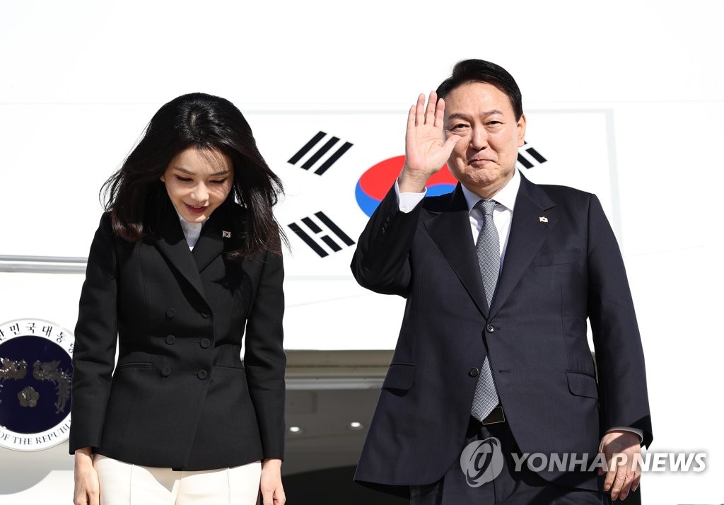 오타와 향하는 윤석열 대통령