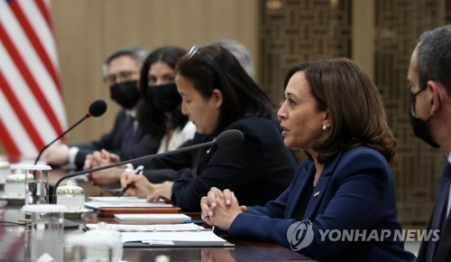 발언하는 카멀라 해리스 미국 부통령