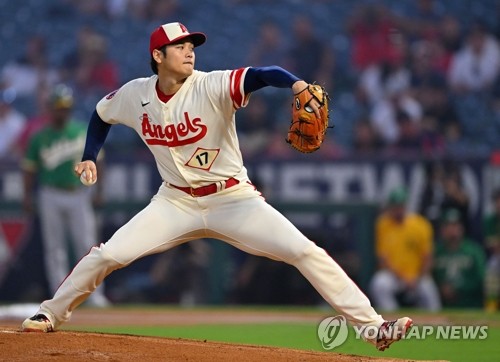 오클랜드전서 투구하는 LAA 오타니