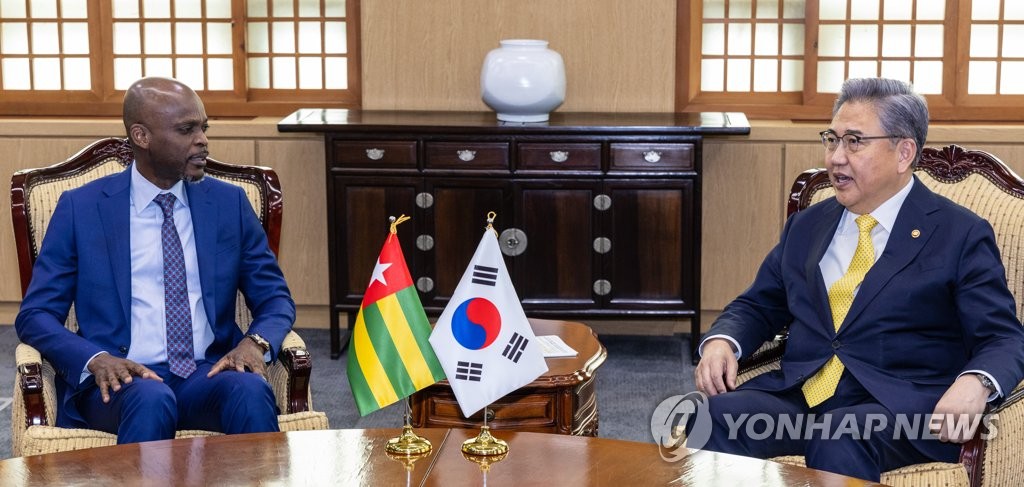 Reunión de los cancilleres de Corea del Sur y Togo Reunión de los cancilleres de Corea del Sur y Togo