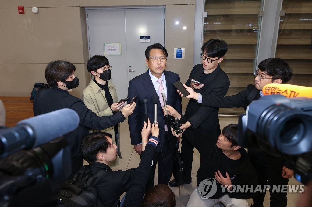 Principal Deputy National Security Adviser Kim Tae-hyo speaks to the press at Incheon International Airport, west of Seoul, on April 15, 2023, upon arrival from Washington. (Yonhap)